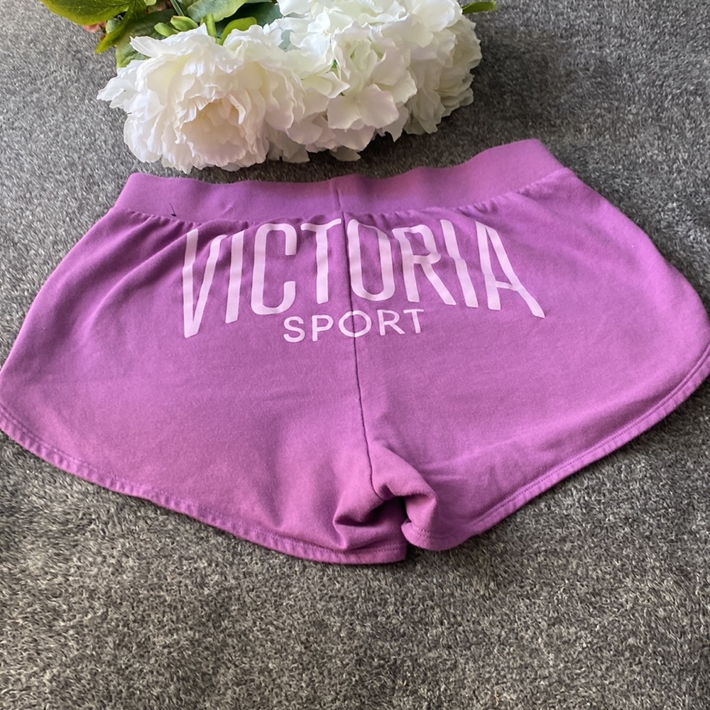 Victoria Sport shorts, small